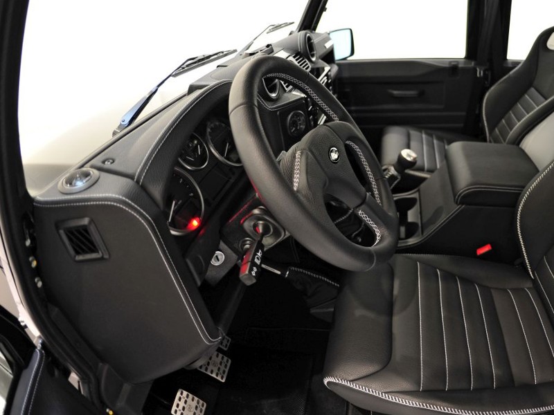 LD-857-40 Dashboard covered in leather