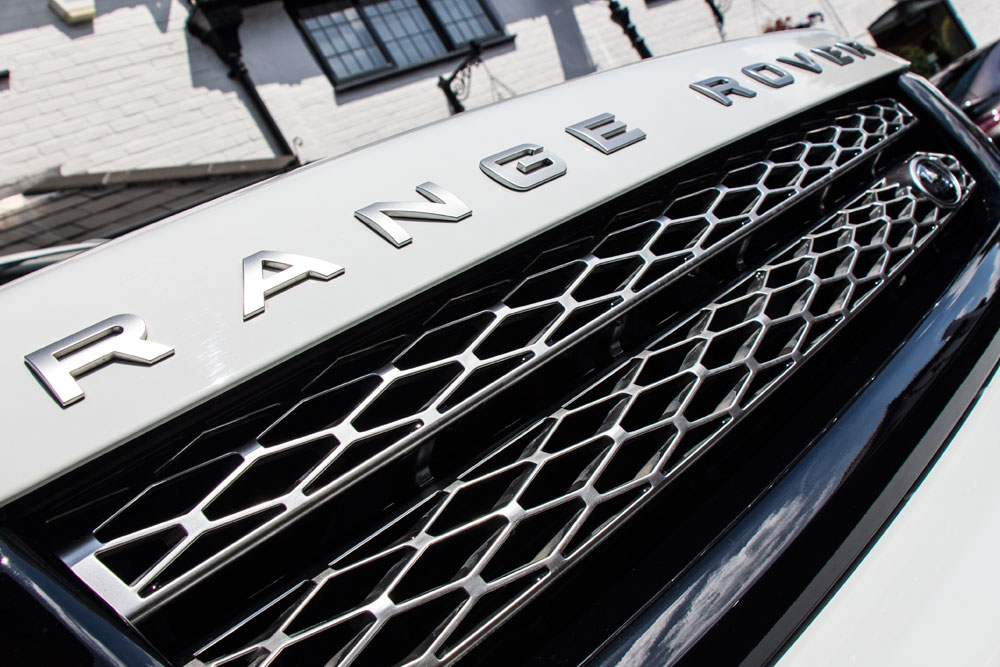 New Range Rover dealer in Surrey near London